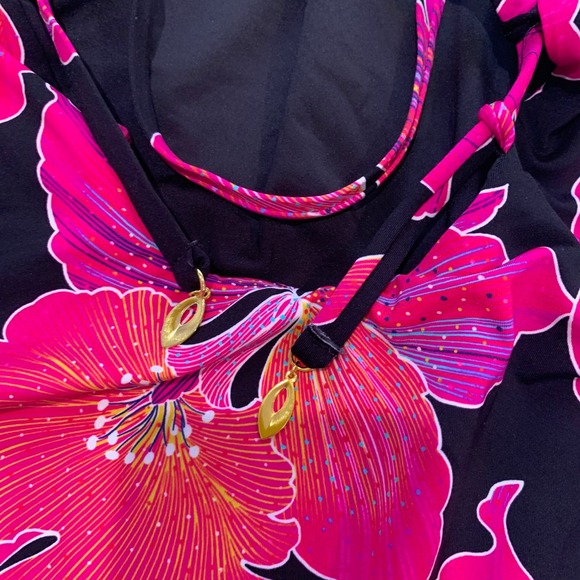 Trina Turk fleury pink black hibiscus flower one piece swimsuit size 14 new - Picture 9 of 14